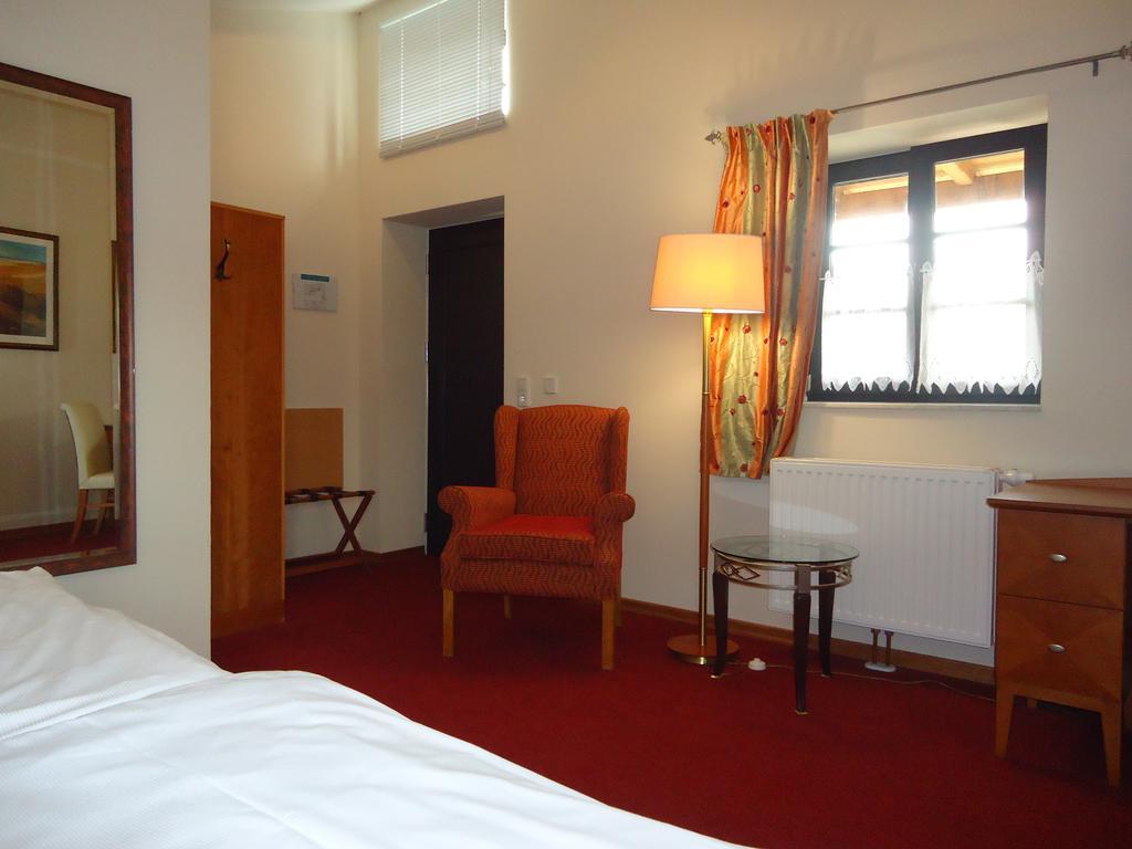 Hotel Und Restaurant Haus Sajons Plau am See Δωμάτιο φωτογραφία